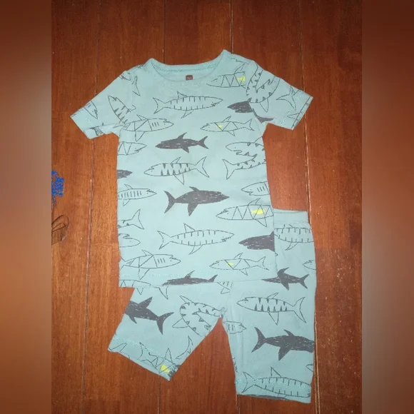 2 sets of Tea boys pajamas - Picture 5 of 7